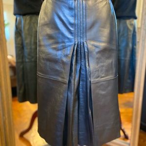 $650 value, Classiques Entier Genuine Leather Skirt, Size 6
